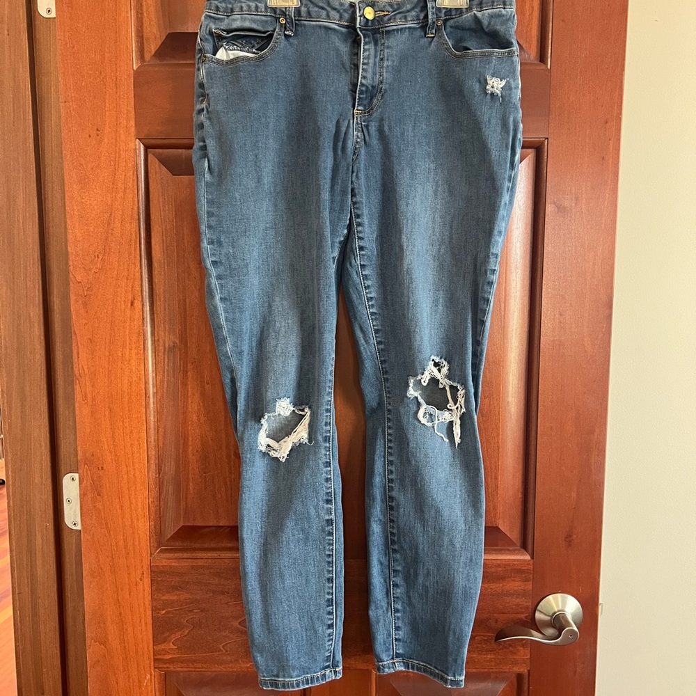 Women's Distressed Blue Jeans